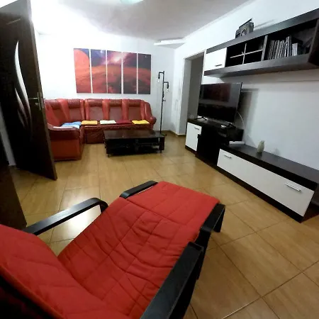 Large 6 People Appartement
